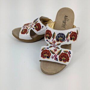 Alegria Wedge Sandals Women Size 40 Floral Embroidered Leather Cottagecore Boho